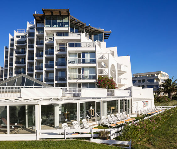 vignette En prépayant dès maintenant, profitez d'un tarif préférentiel si vous séjournez dans les 3 prochains jours à l’Hôtel Les bains de Camargue !